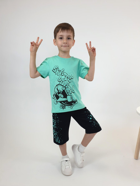 Комплект для мальчика (джемпер+шорты)